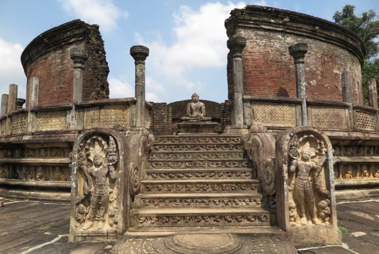 srilanka - Polonnaruwa-Kapak-Resmi.jpg